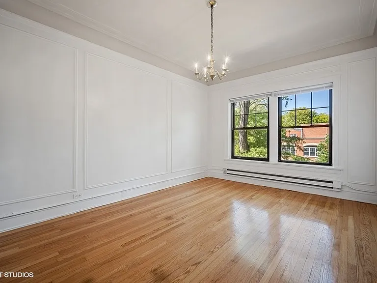 1025 Dempster St — Photo 11