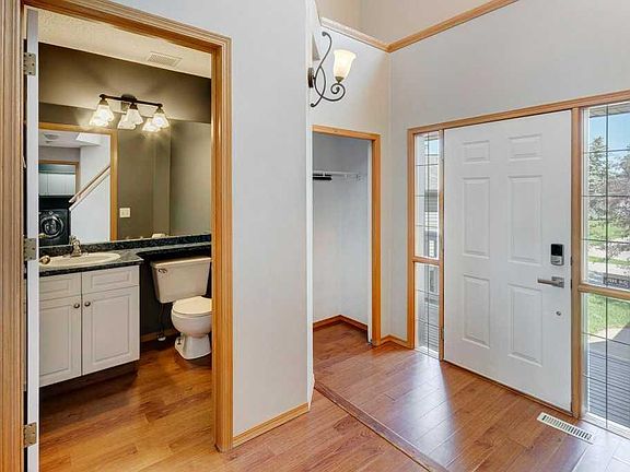 3rd image of 18 Big Springs Mews SE