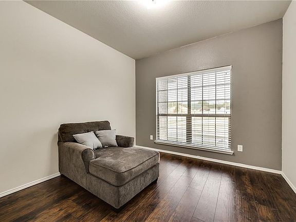 5th image of 800 Eastgate Dr