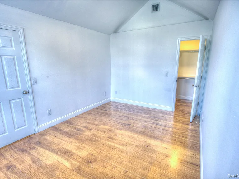 12 Yennicock Ave — Photo 24