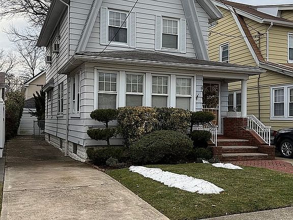 2nd image of 1826 Marine Pkwy