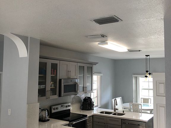 3rd image of 625 NW 130th Ave