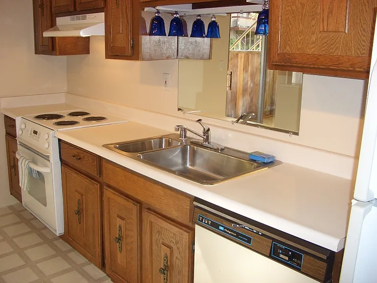 Mira Loma Apartments — Photo 4