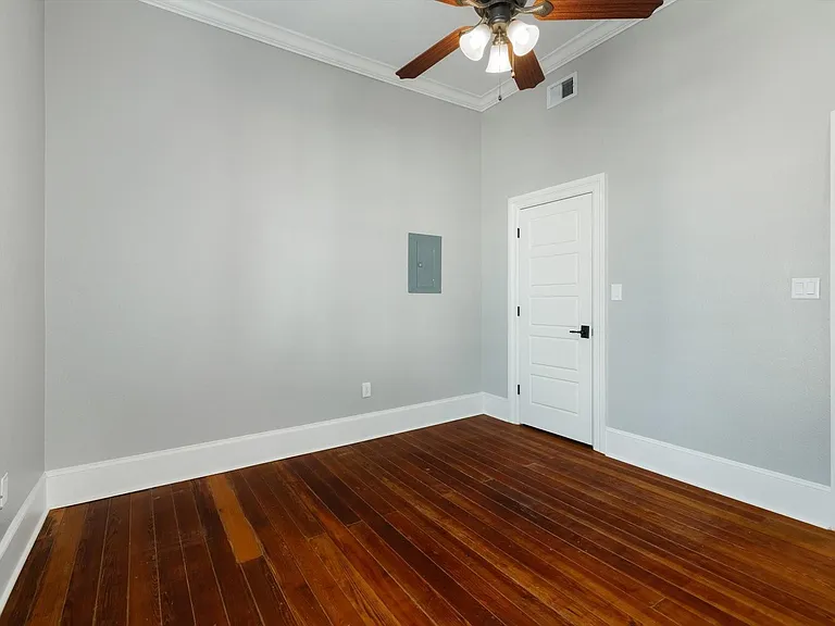405 24th St #202 — Photo 21