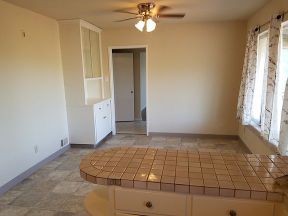 5th image of 3915 Cadwallader Ave
