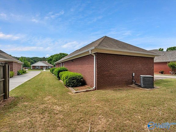 5th image of 54 Grandwood Ln
