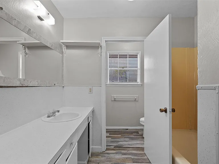 2729 Main St #8 — Photo 6