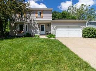 105 Colchester Dr, Normal, IL 61761