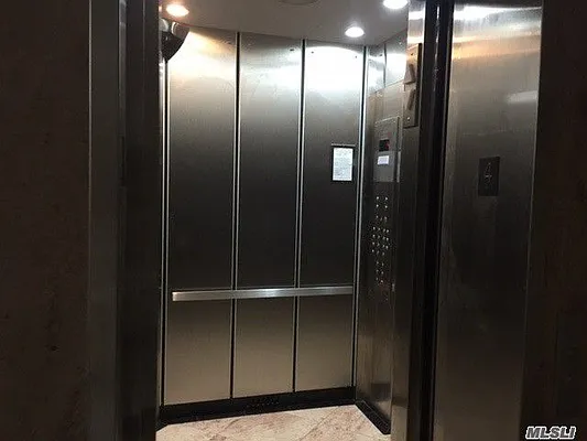 Sold by Winzone Realty Inc | media 12