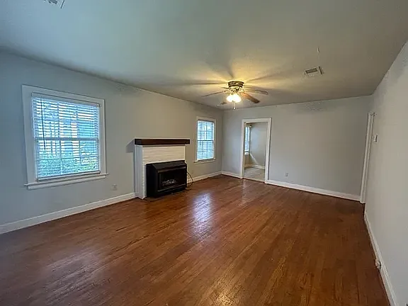 2 bed, 1030 sqft, $895 — Photo 2