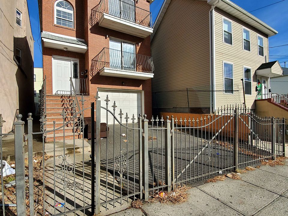 1st image of 171 Sussex Ave APT 2