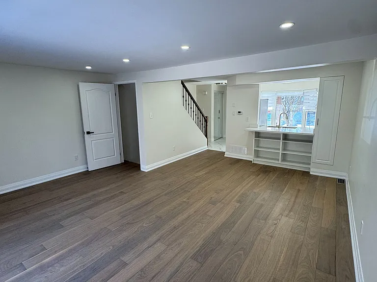 109 Connelly Dr — Photo 10