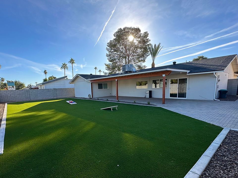 1st image of 2820 E Sunnyside Dr