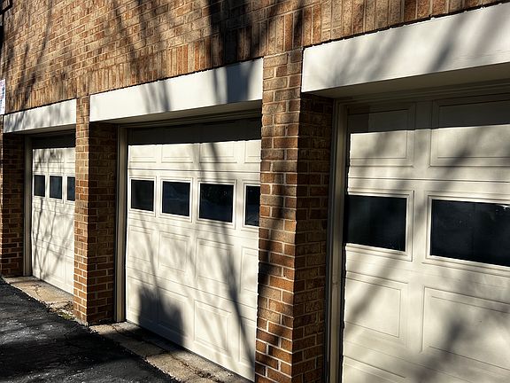 4th image of 3201 Erie Ave