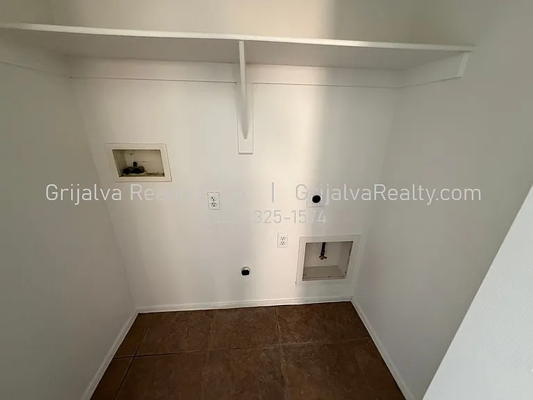 880 W Calle Valenciana — Photo 17