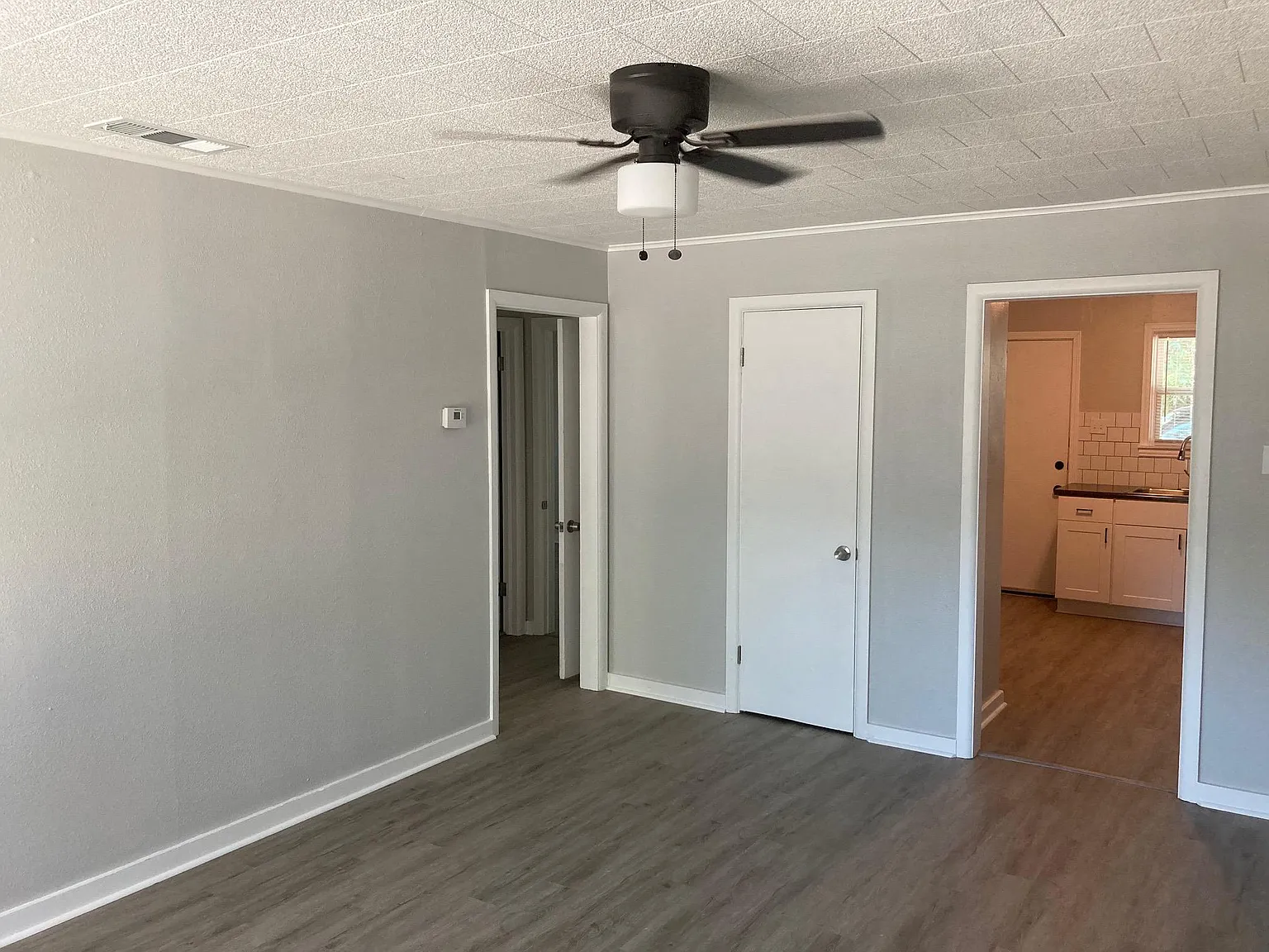 2 bed, 750 sqft, $1,250 — Photo 2