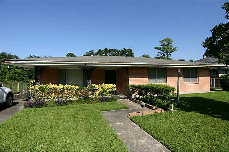 1st image of 2212 General Collins Ave