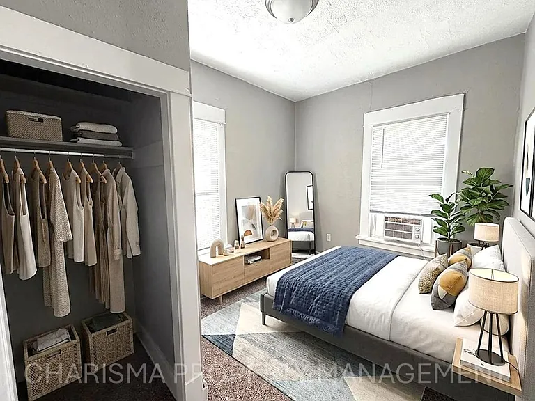 316 E 15th St — Photo 10