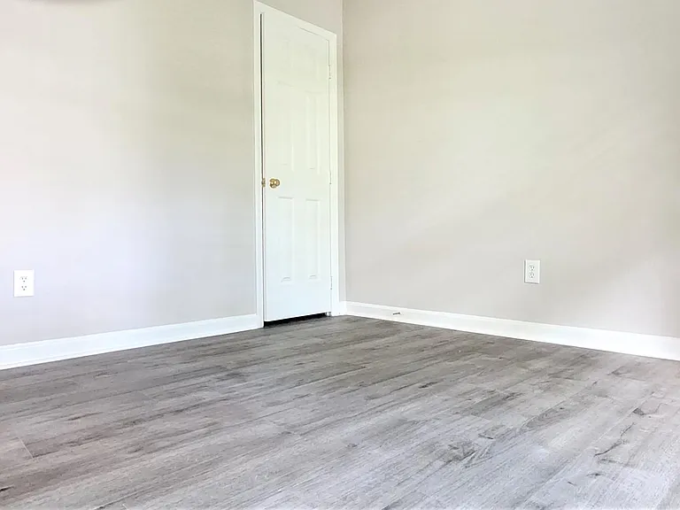 303 Woodstar Dr — Photo 15