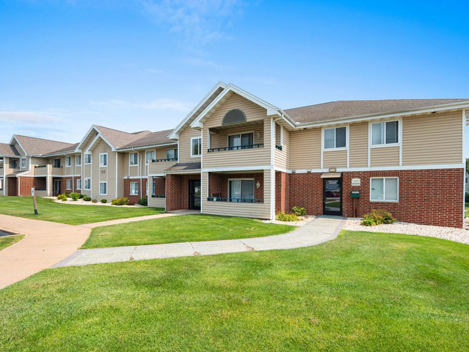 Chestnut Ridge Apartments — Photo 1