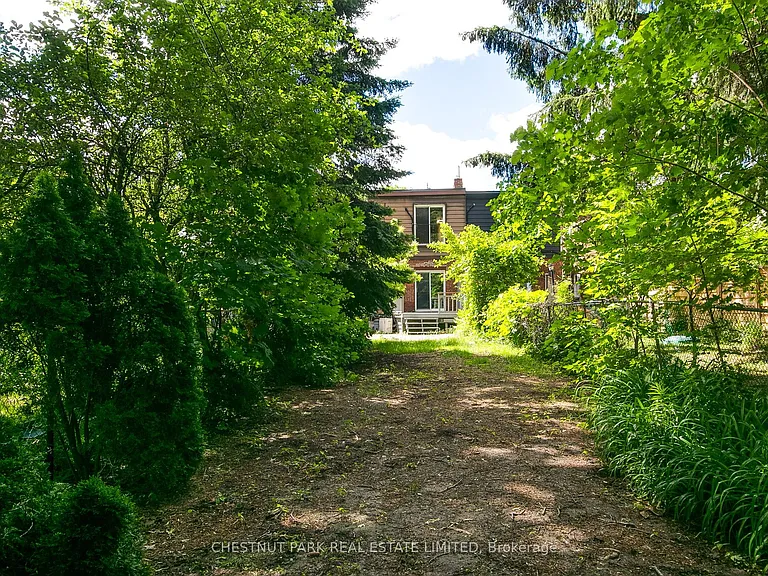 484 Merton St — Photo 46
