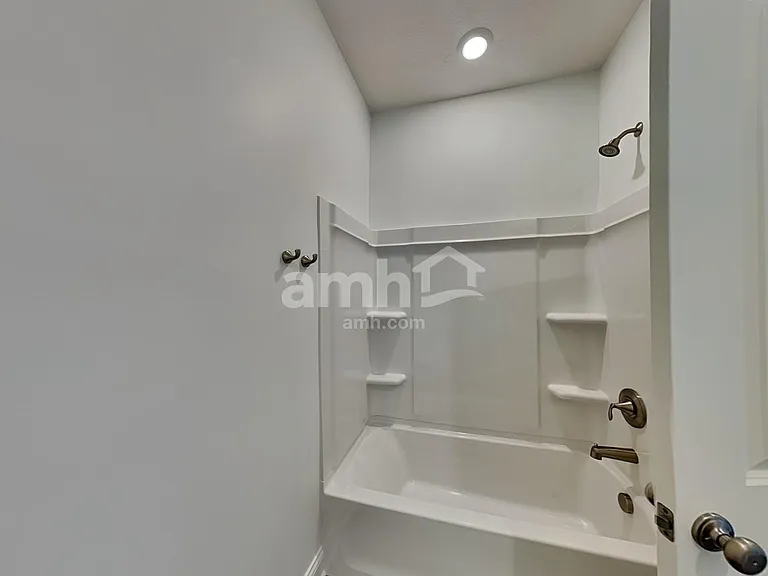 315 Pine Hill Ct — Photo 19