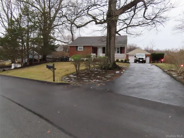 3 Birch St, Airmont, NY 10952