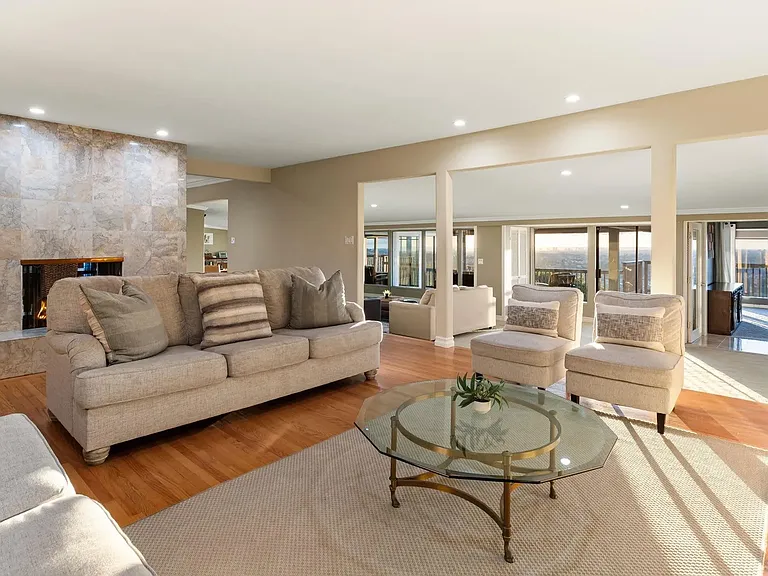 4260 Eastridge Dr — Photo 23