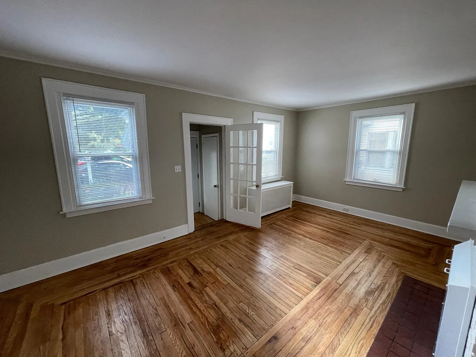 3 bed, 1.5 bath, 1547 sqft, $2,600 — Photo 3