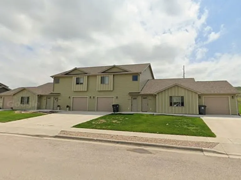4 Plex #4 — Photo 1