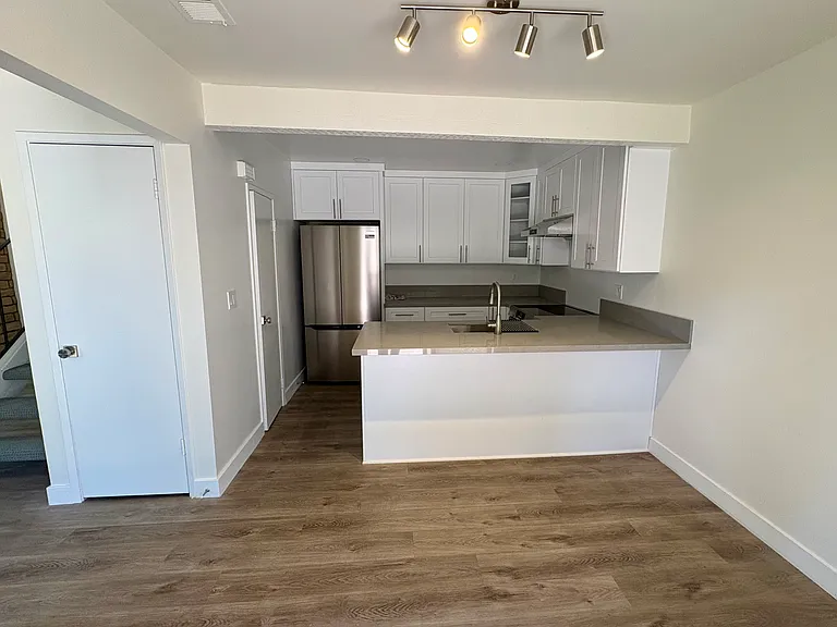 734 N Morgan St #A — Photo 4