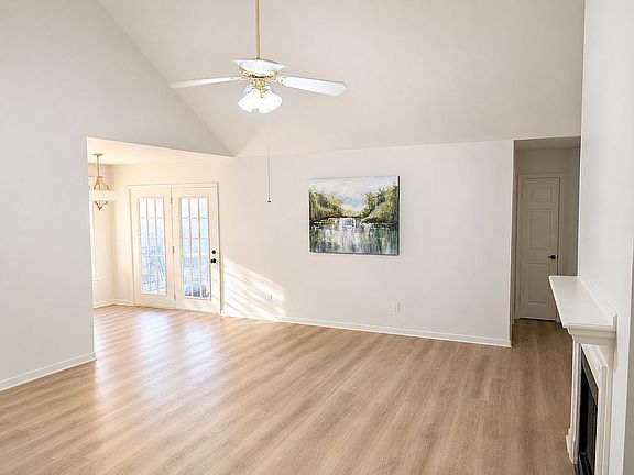 2nd image of 212 Cricklade Ct