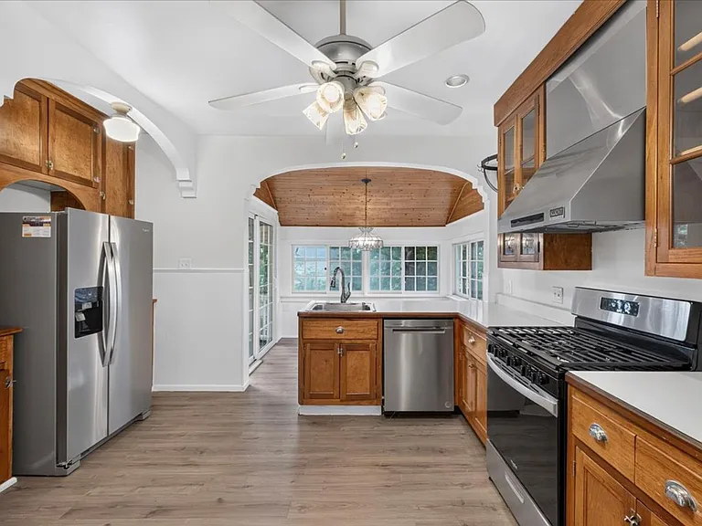 7325 Sutherland Ave — Photo 15