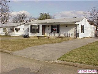 5th image of 721 S 71st Ave E