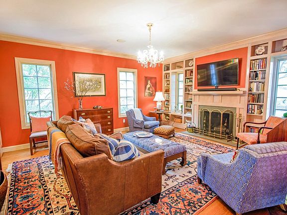 5th image of 1807 Royal Oak Dr