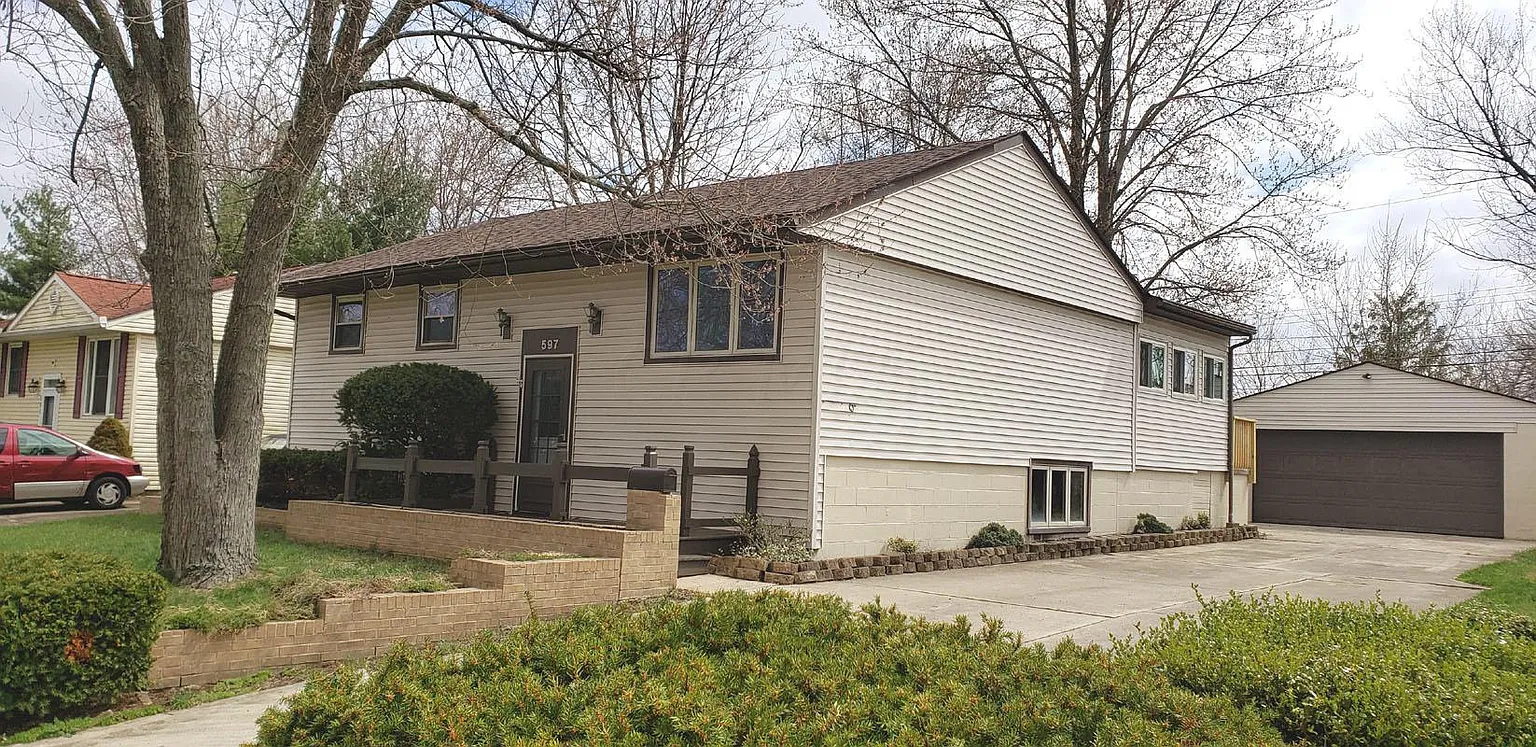 597 Fenchurch Way photo 1