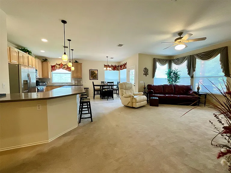 7008 Albacete Ln — Photo 9