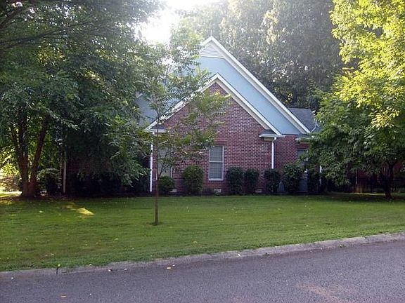 2nd image of 113 Oak Hill Dr