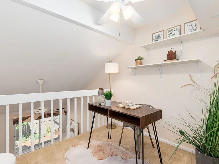 303 S Taft Ct #32 — Photo 8
