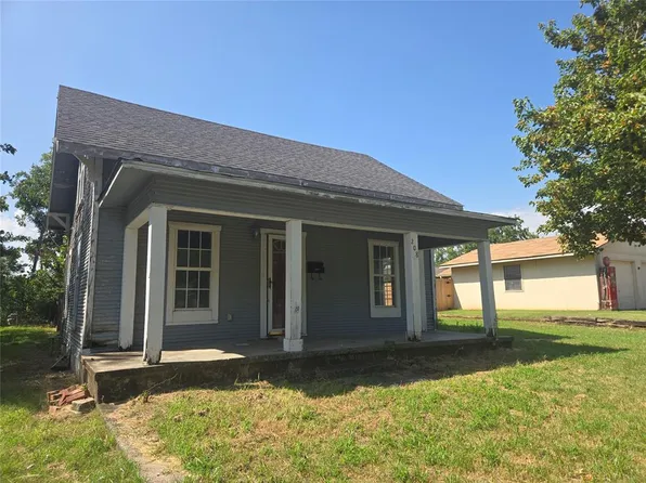 208 W Apache St, Marlow, OK 73055