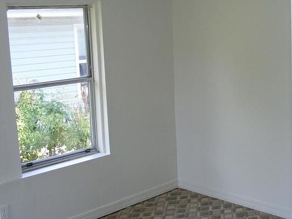4th image of 219 E Hatton St