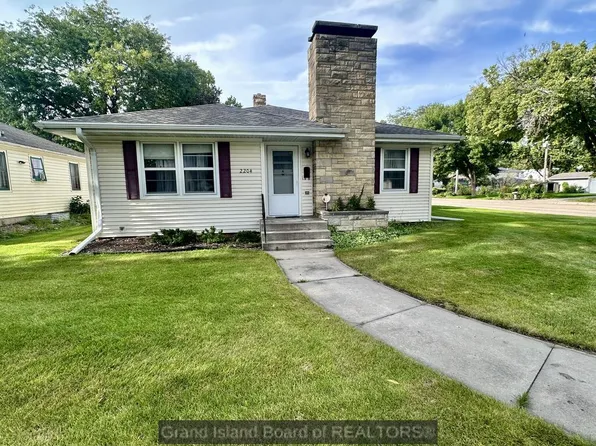 2204 W Charles St, Grand Island, NE 68803