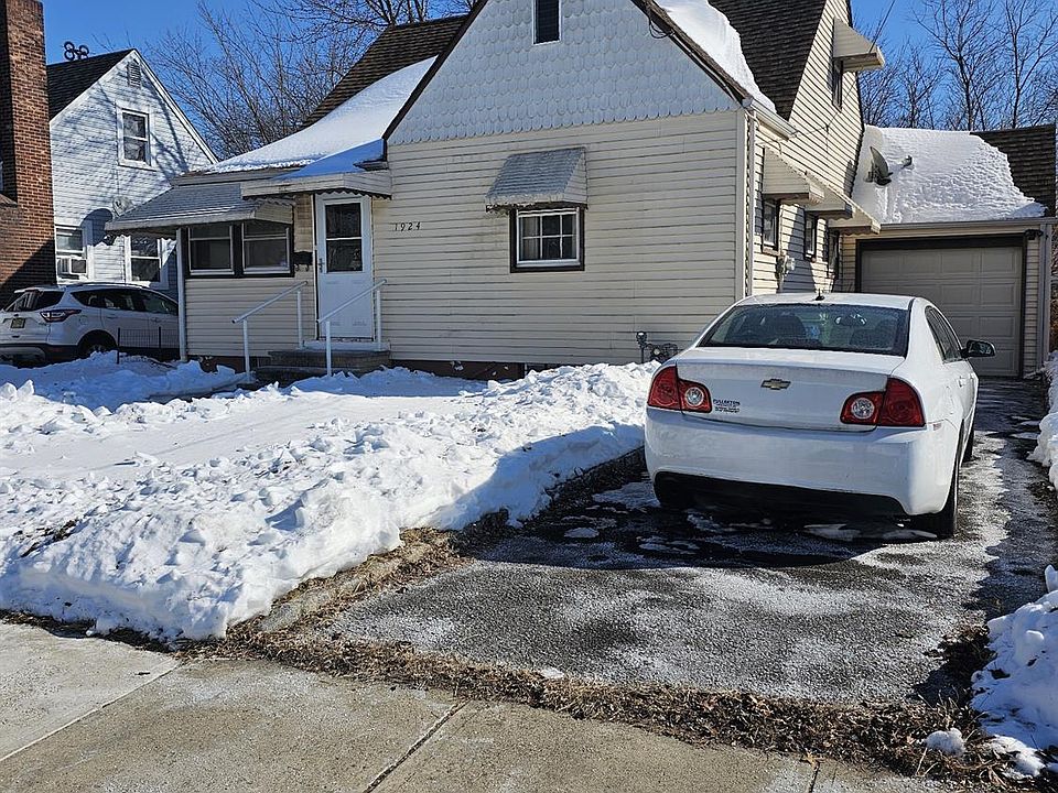 1st image of 1924 Caroline Ave
