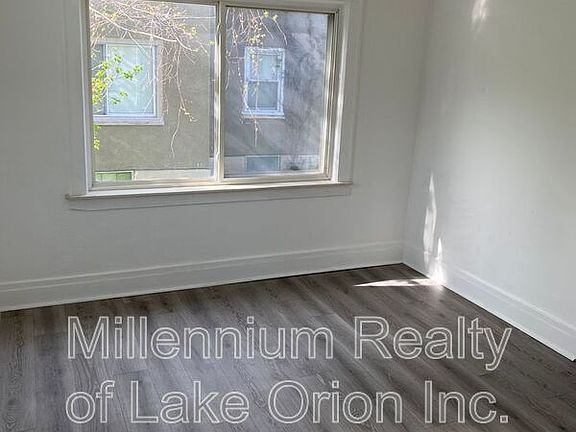 3rd image of 638 Joslyn Ave