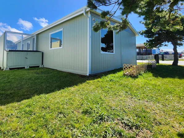 94120 Strahan St Space 6, Gold Beach, OR 97444