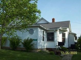 521 W Center St, Farmersville, OH 45325
