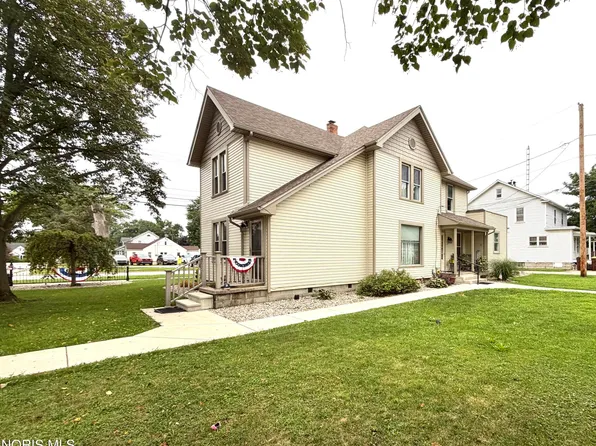 112 S Elm St, Woodville, OH 43469