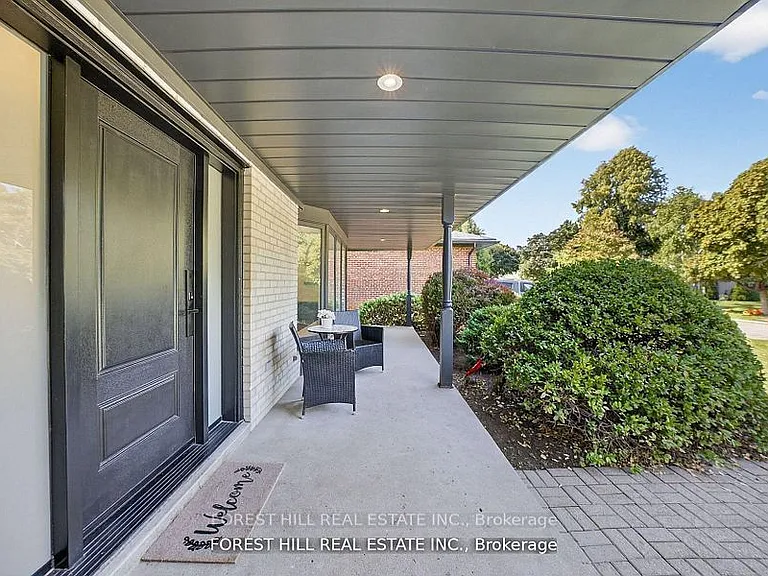 37 Cherry Post Cres — Photo 3