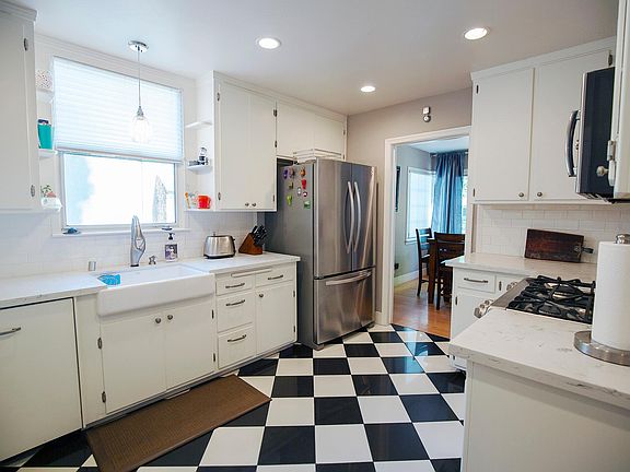 4th image of 749 8th Ave