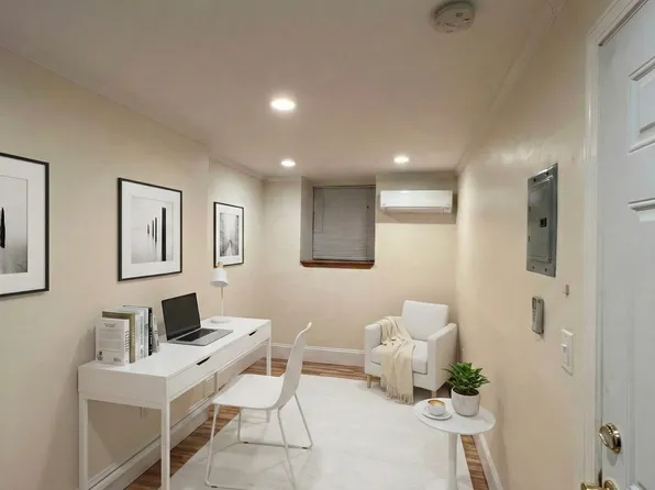 1689 Beacon St, Brookline, MA